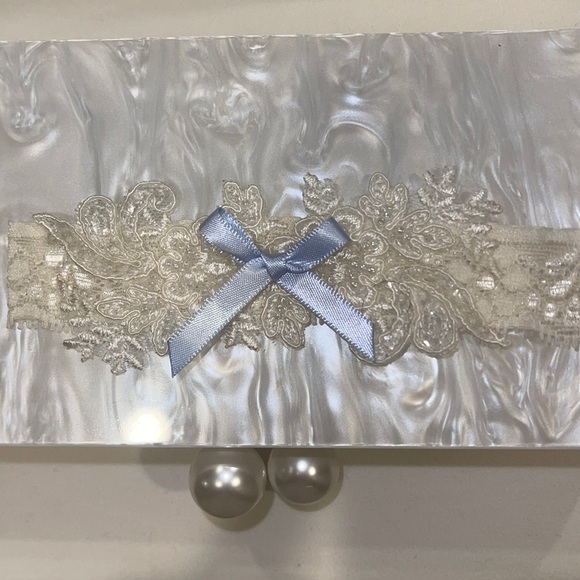 Wedding Lace Garter - Picture 2 of 4